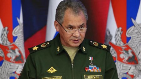 Şoyqu: “Rusiya sərhədlərinə NATO kəşfiyyatı fəallaşıb”