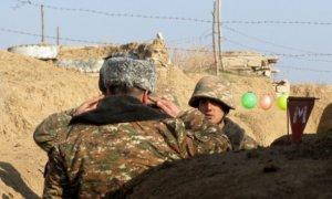 Prezidentin qovduğu generala baş nazir "qucaq açdı" FOTO